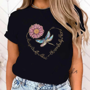 T-shirt libéllule avec impression fleur et libellule en forme de coeur couleur Noir