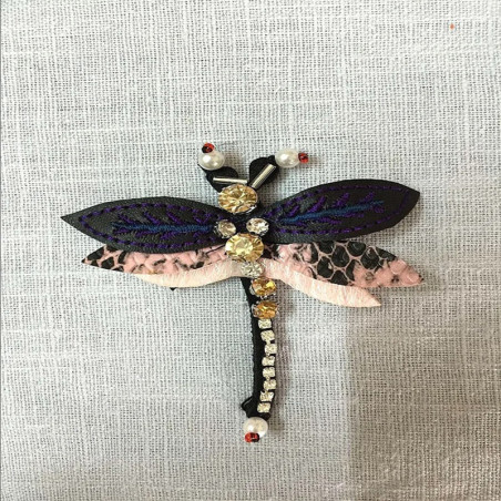 Vue détaillée Patch à coudre libellule perlée 6.5cm x 7cm