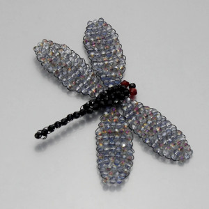 Dimension Patch à coudre libéllule en sequins noirs tissé à la main - 10.1cm x 6cm
