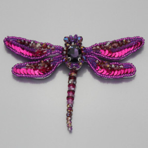 Patch à coudre libellule en strass violets - 8.1cm x 6.4cm