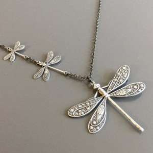 Collier Pendentif Libellule Éclat d'Argent