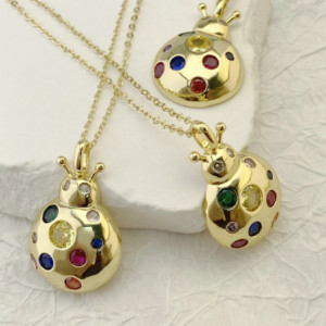 Avant Collier Pendentif Coccinelle aux Pierres Multicolores
