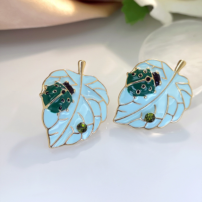 Boucles d'Oreilles Coccinelle et Feuille couleur Bleu