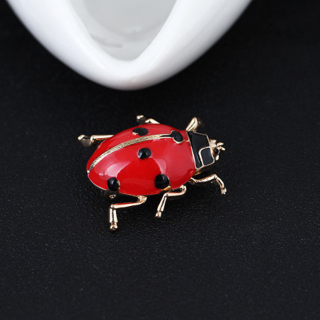 Vue détaillée Broche Coccinelle Rouge Brillante