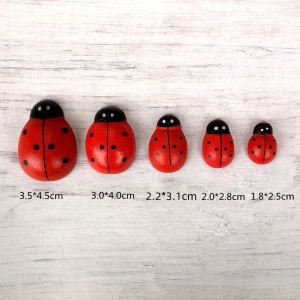 Dimensions Décoration Figurine Coccinelle - 3.5cm x 4.5 cm
