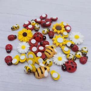 Vue générale Lot de Décorations Figurines Coccinelles Abeilles et Fleurs - 50 pièces !