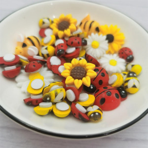Lot de Décorations Figurines Coccinelles Abeilles et Fleurs - 50 pièces !