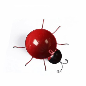 Vue intérieure de la Décoration Murale Coccinelle 3D en Métal - 10 cm - Lot de 3 pièces