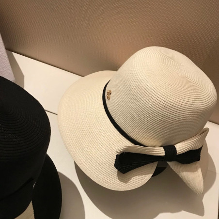 Chapeau de paille tressée chic pour femme avec petite abeille, ruban et noeud Couleur Beige