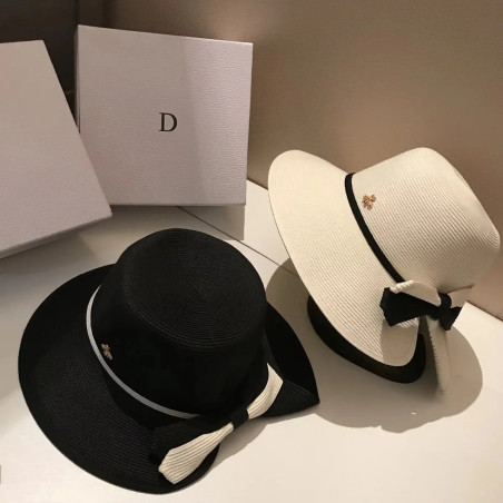 Vue générale du Chapeau de paille tressée chic pour femme avec petite abeille, ruban et noeud