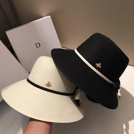 face avant du Chapeau de paille tressée chic pour femme avec petite abeille, ruban et noeud - 2 couleurs au choix !