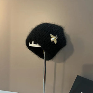 Vue détaillée Bonnet Abeille en poils de lapin Agora pour femme