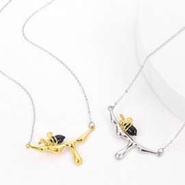 Collier en forme d'insecte au miel d'abeille pour femmes