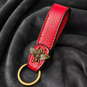 Schlüsselanhänger Biene „Königliche Eleganz“ | Leder & Bronze