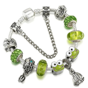 détails du Bracelet Grenouille Charme Émeraude
