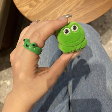 Lustiger Frosch Ring Cartoon mit Samtbox - Grün oder Rosa