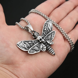 Collier papillon De Nuit Gothique