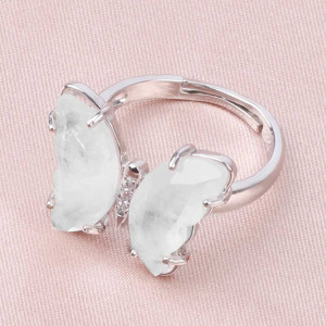 Schmetterling Ring Mondquarz – Eleganz aus Naturstein & Zirkonia