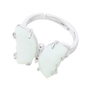 Ätherischer Opalin-Schmetterlingsring – Eleganz aus Naturstein & Zirkonia