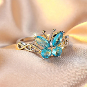 Blauer Schmetterling Ring 'Saphirglanz' – Eleganz & Magie