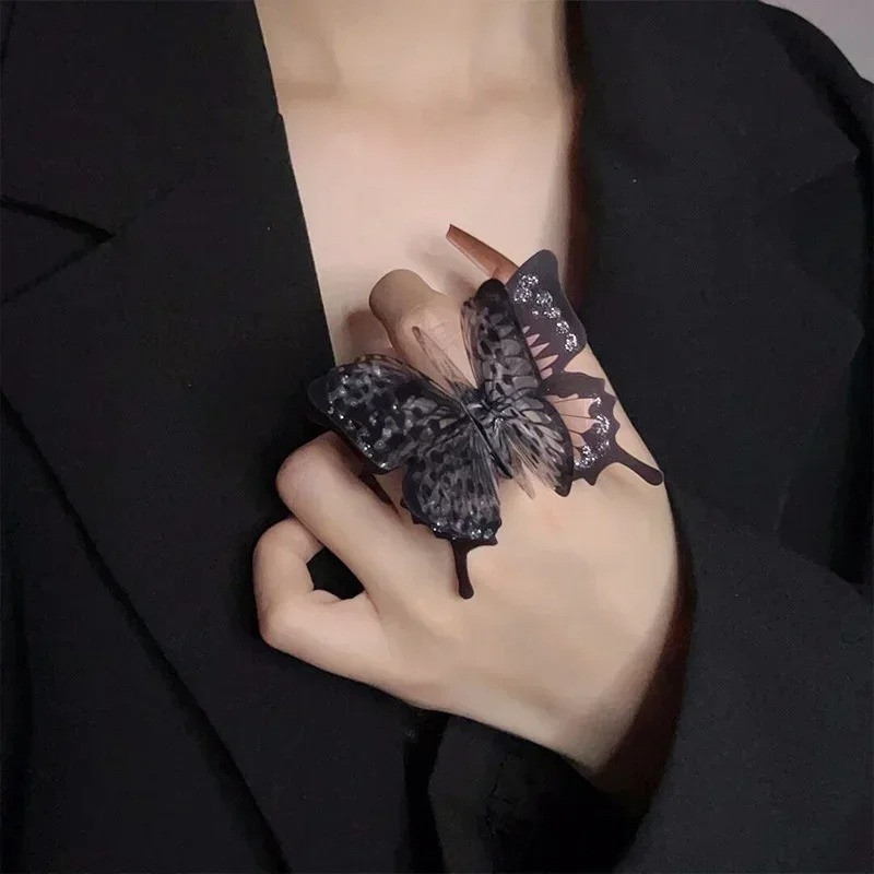 Gothic Schmetterling Ring 'Schwarz' | Eleganz & Mysterium