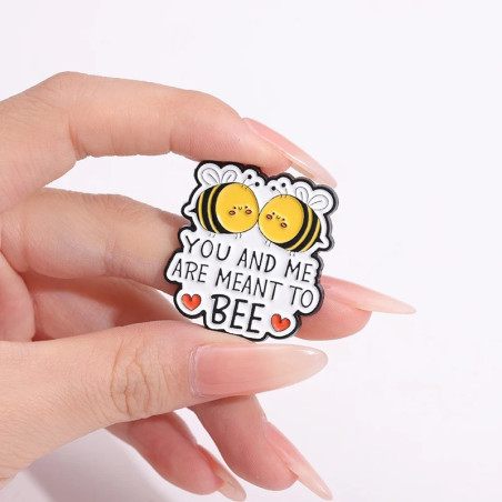 Bienen Pin "Love Buzz" - Süßes & einzigartiges Accessoire