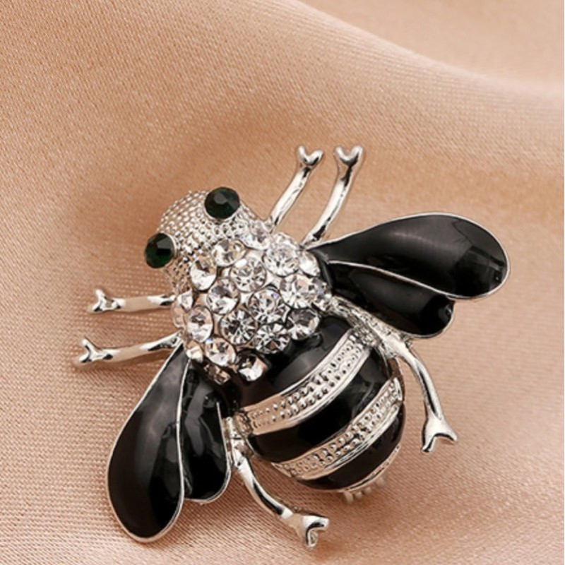 Bienenbrosche Nachtglanz – Eleganter & geheimnisvoller Schmuck