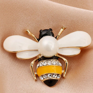 Königliche Bienenbrosche mit Perle | Eleganter Schmuck