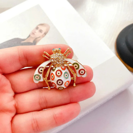Bienenbrosche im Boho-Stil | Süße Geschenkidee für Frauen