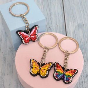 Bunter Schmetterling Schlüsselanhänger aus PVC | Süße Geschenkidee 🦋