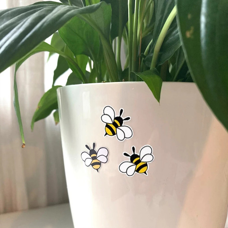 Mini Bienen Aufkleber | Bogen mit 70 süßen Stickern (2 cm)