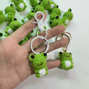 Gehäkelter Frosch Schlüsselanhänger – Süß & Handgefertigt