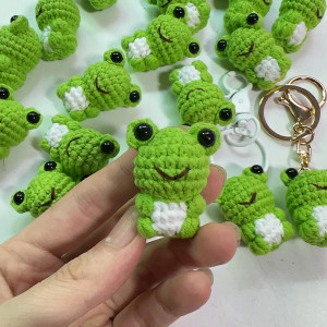 Gehäkelter Frosch Schlüsselanhänger – Süß & Handgefertigt