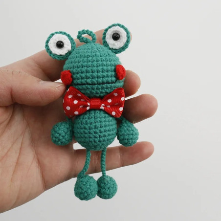 Gentleman Frosch Anhänger | Handgehäkelte Auto Deko | Süß