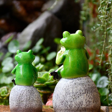 Frosch Statue "Kaffee-Kick" | Lustige Dekofigur aus Harz