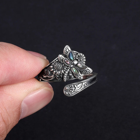 Libellenring 'Mystische Flügel' aus 925 Silber mit Perlmutt