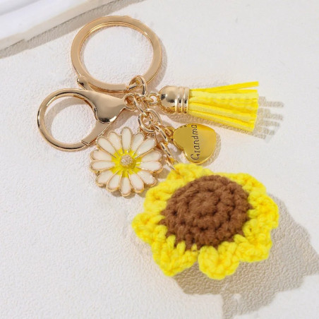 Schlüsselanhänger Oma Sonnenblume – Gehäkelt & Goldenes Herz