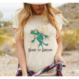 T-Shirt Geflügelter Frosch – Dare to Dream – Magie & Freiheit