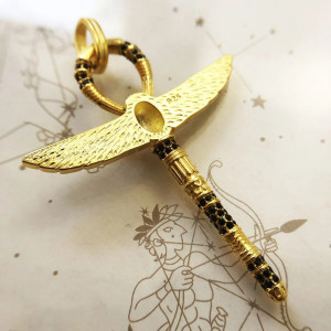 Ankh-Anhänger mit Skarabäus Gold | 925 Silber & schwarze Steine