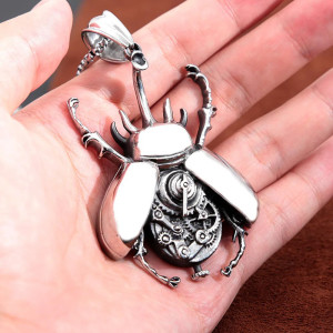 Steampunk Skarabäus Anhänger aus Edelstahl – Symbolischer Schmuck