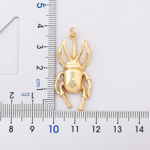 Goldene Skarabäus Kette mit Herz – Eleganter Symbolschmuck