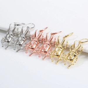 Käfer-Ohrringe mit Herz-Gravur | 3D-Schmuck in Gold & Silber