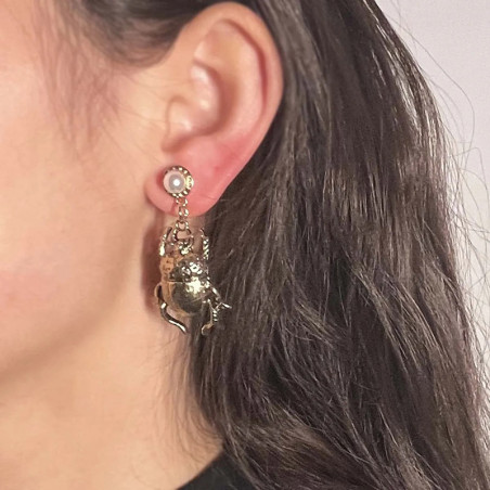 Goldene Skarabäus Ohrringe mit Perle – Perlglanz & Vintage-Chic