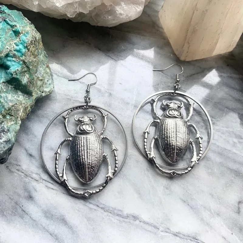 Mystische Skarabäus Ohrringe Silber – Schutzkreis & Totem