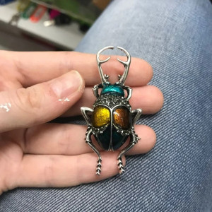 Vintage Skarabäus-Brosche – Bunter Retro-Schmuck in 3 Farben