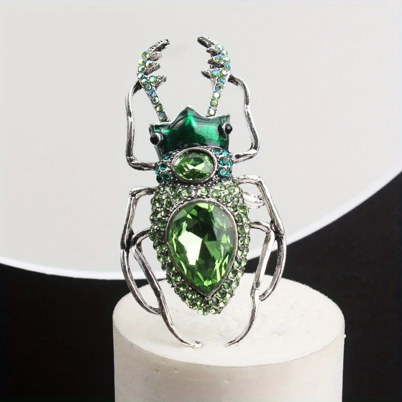 Smaragd-Skarabäus Brosche – Königlich grüner & mysteriöser Schmuck