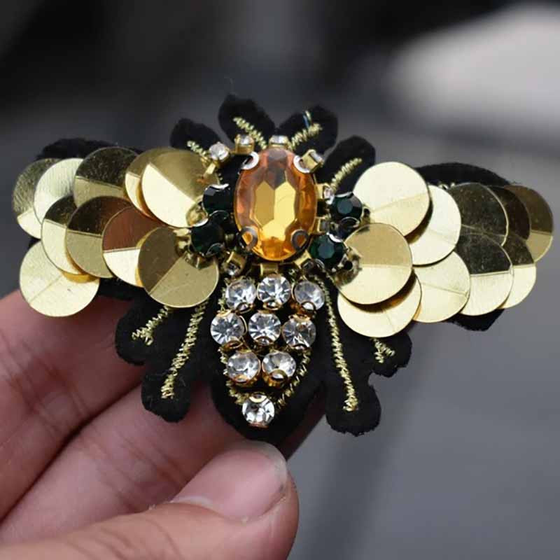 Bestickter Bienen-Aufnäher "Königlicher Glanz" - Gold & Eleganz