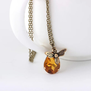 Vintage Bienen-Halskette Bernstein - Zeitloser Schmuck!