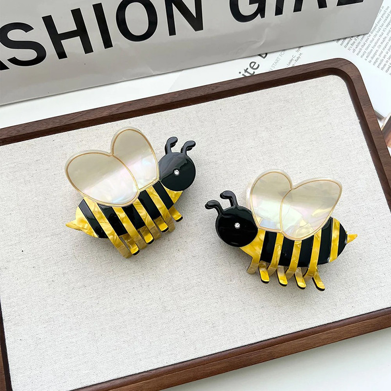 Bienen-Haarspange "Perlmuttflügel" | Süßer Haarschmuck
