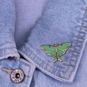 Smaragd Mondfalter Pin: Einzigartiger Schmetterling Anstecker